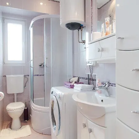 One Bedroom Vibe Apartment